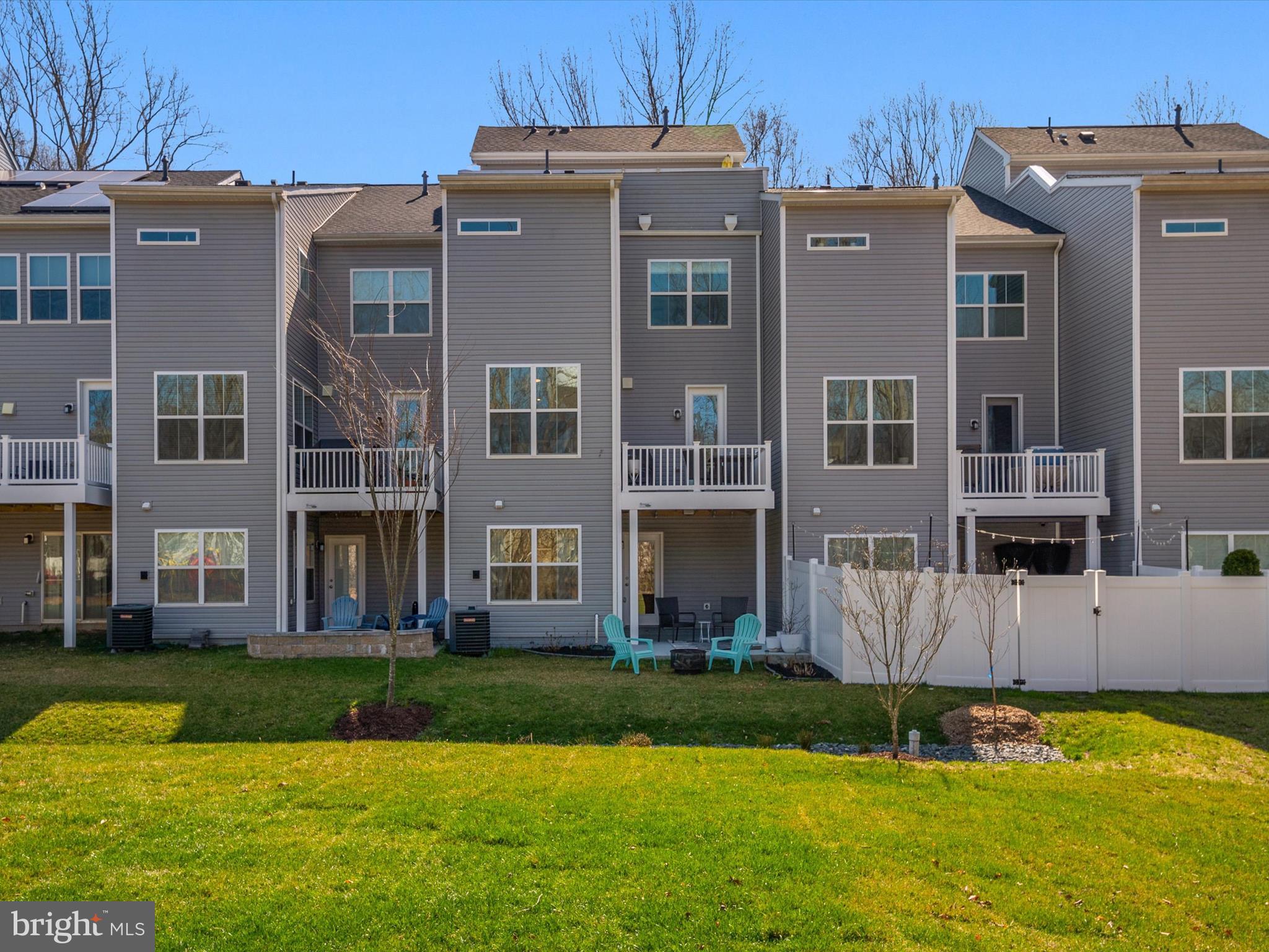 2660 Sequoia Ln