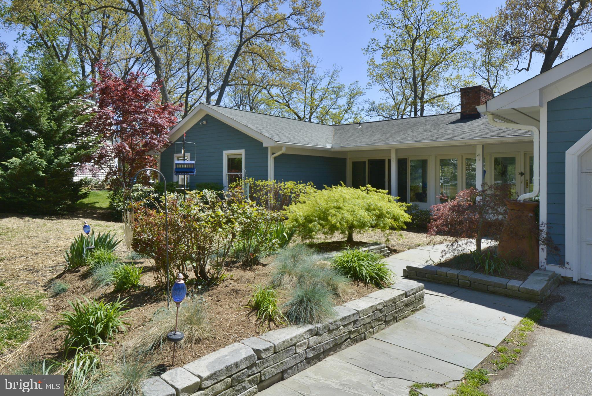 1051 Landon Ln