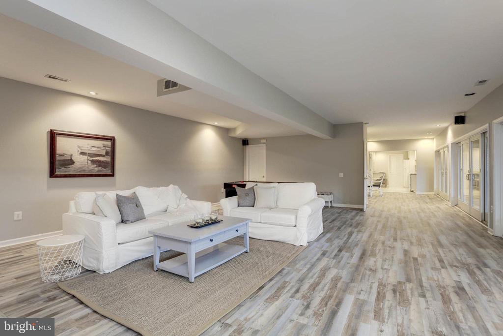 1051 Landon Ln