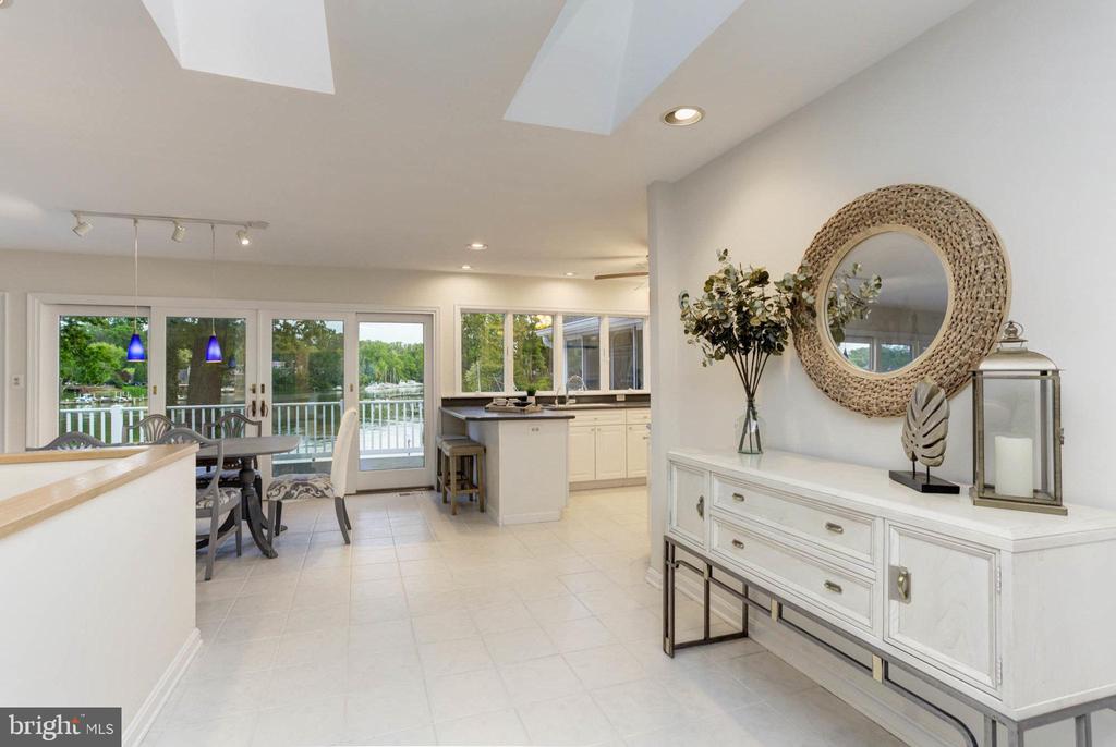 1051 Landon Ln