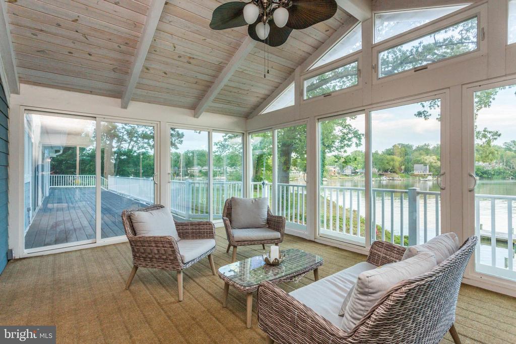 1051 Landon Ln