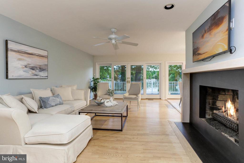 1051 Landon Ln