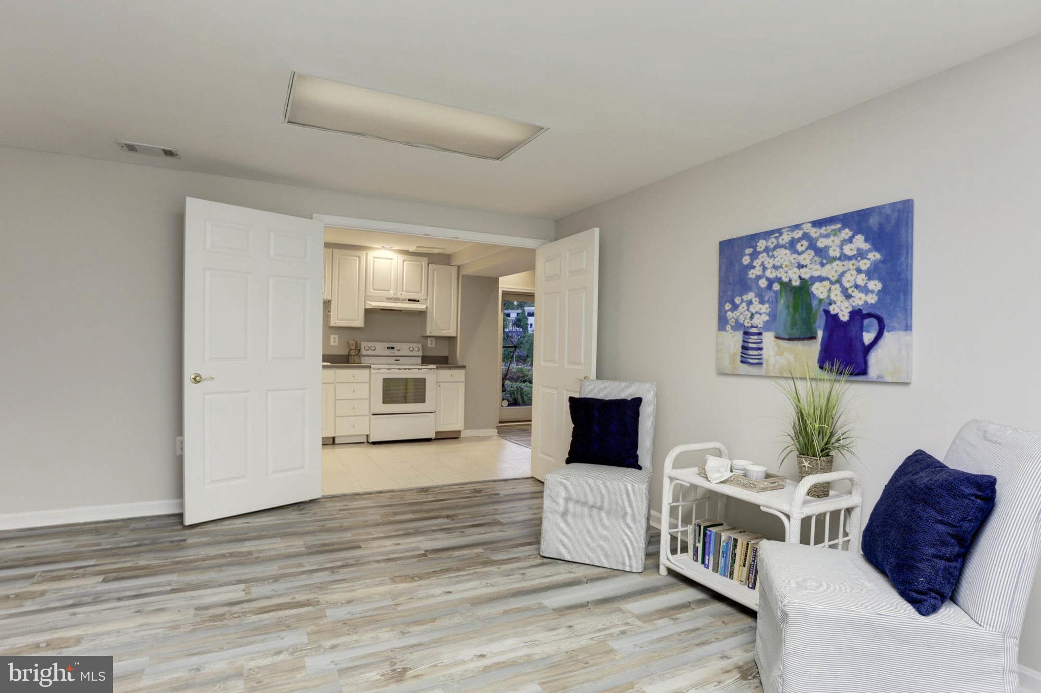 1051 Landon Ln