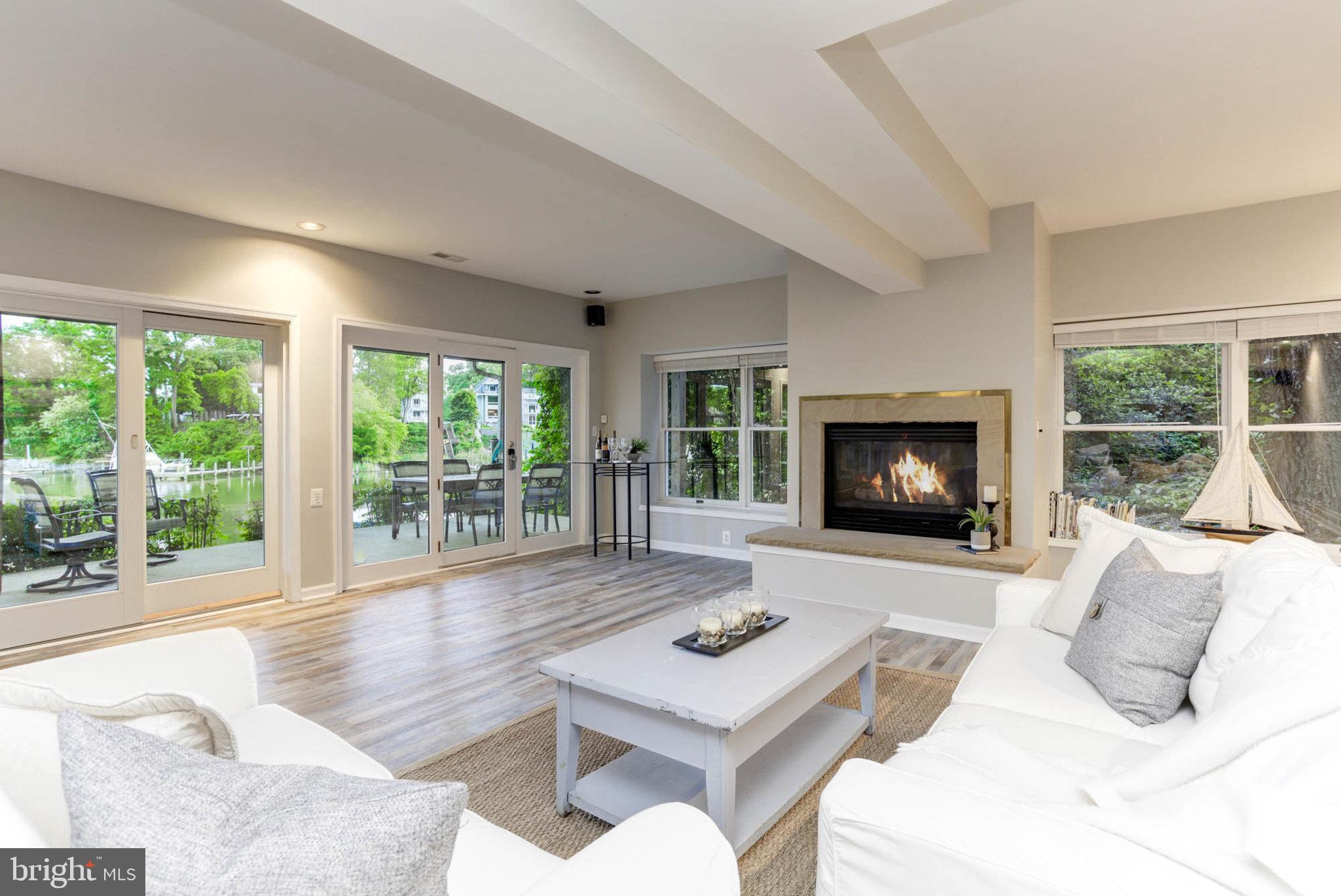 1051 Landon Ln
