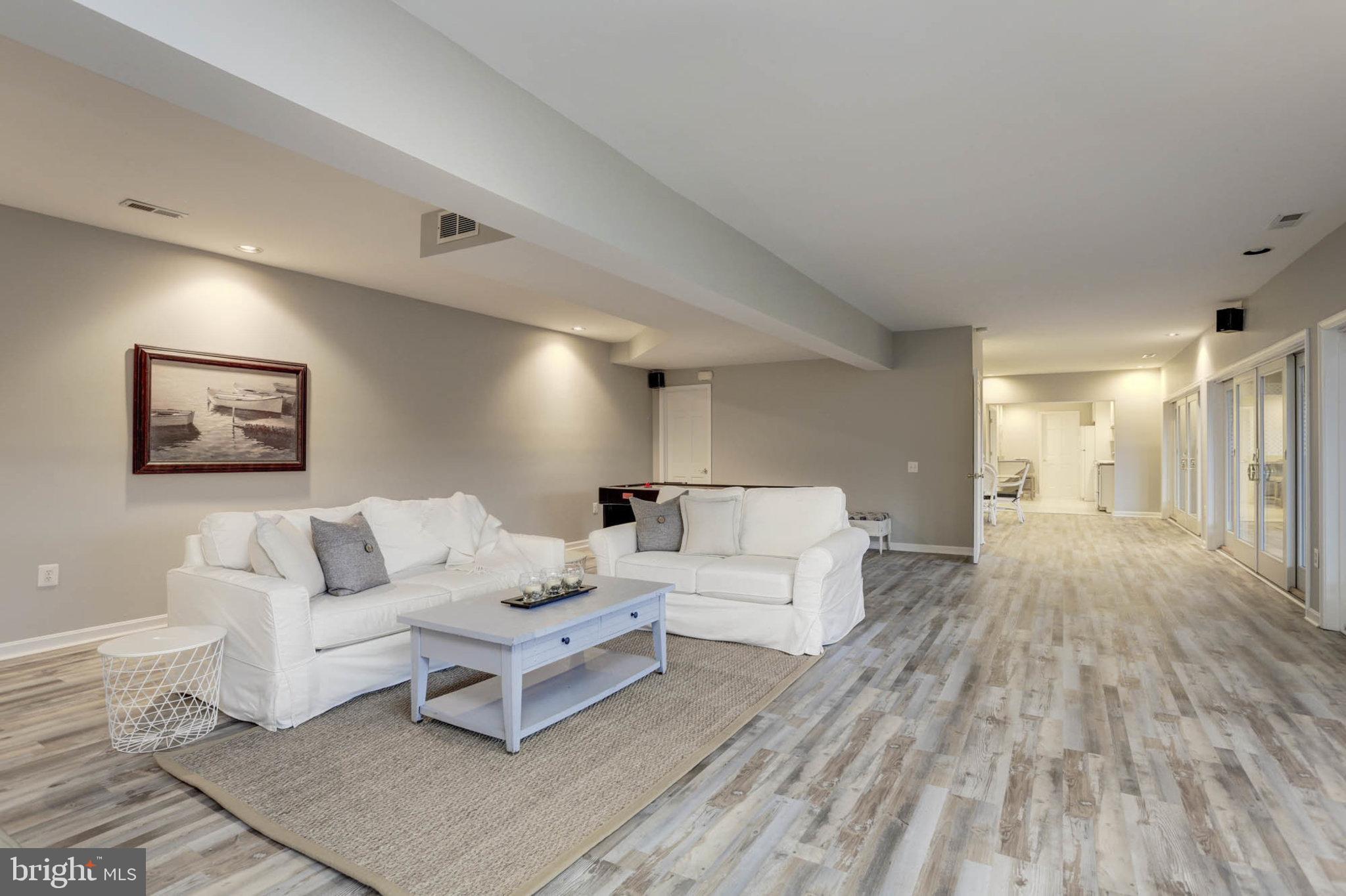 1051 Landon Ln