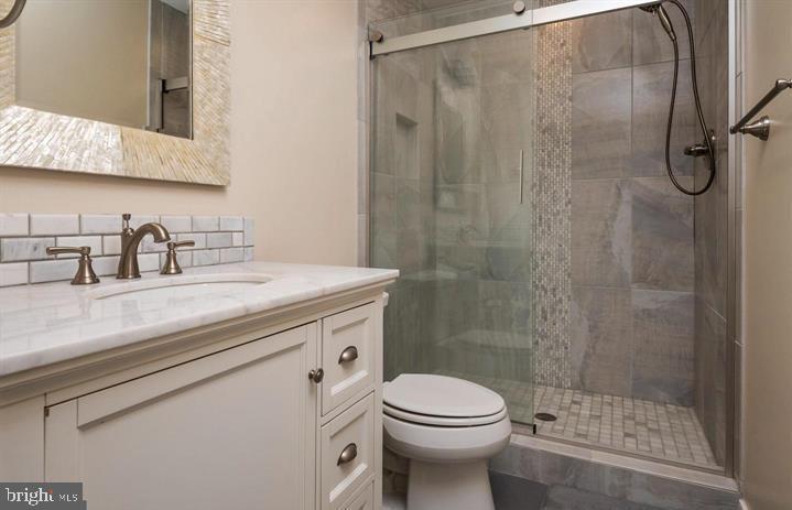 130-B PINEVIEW AVE