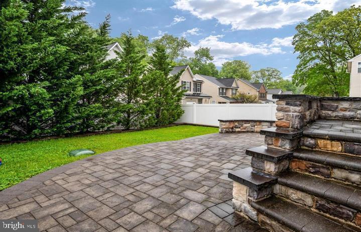 130-B PINEVIEW AVE