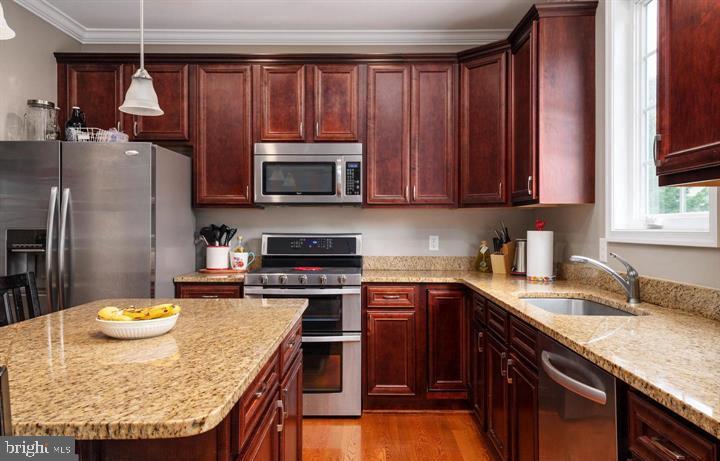 130-B PINEVIEW AVE
