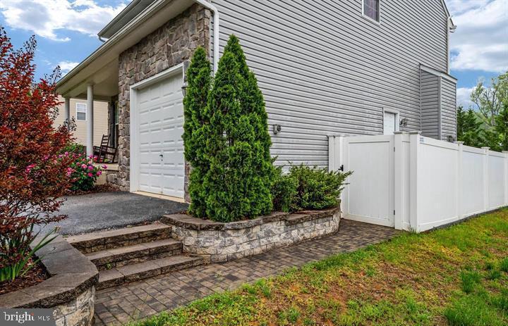 130-B PINEVIEW AVE