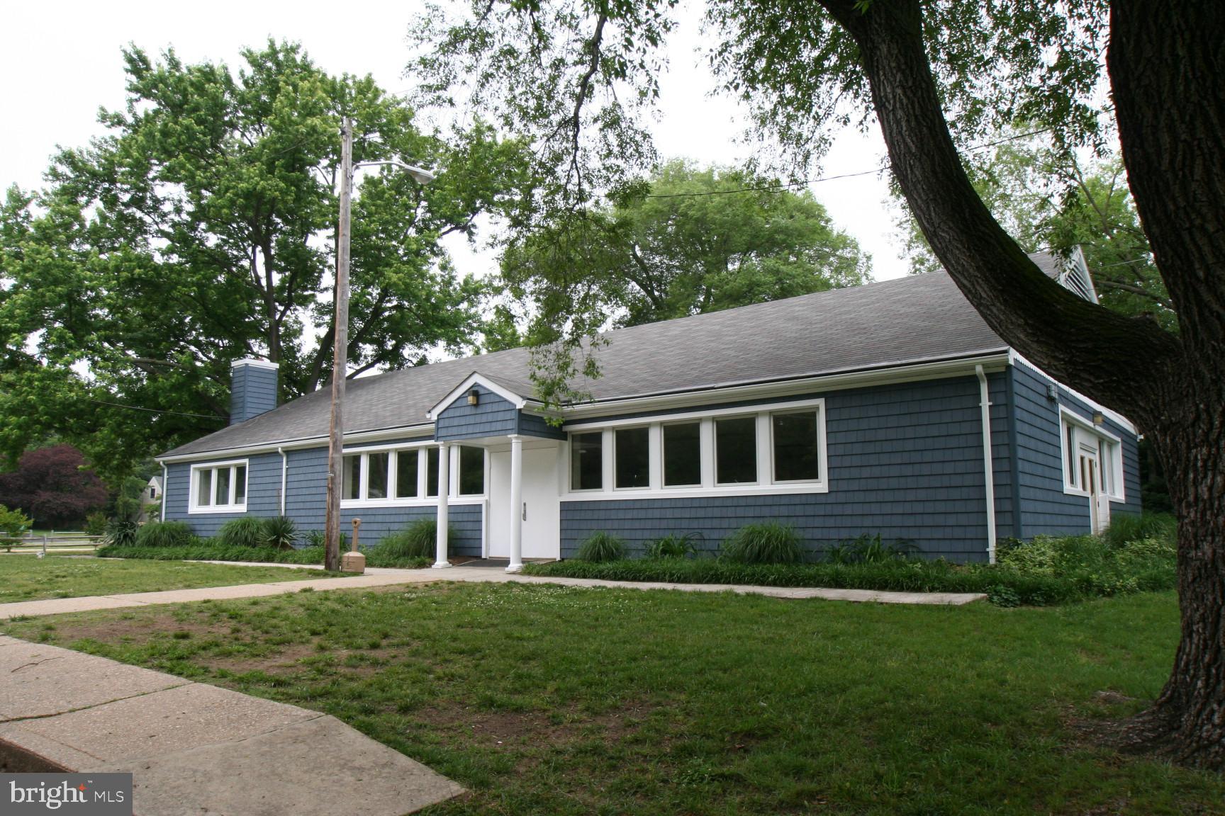 806 Chestnut Tree Dr