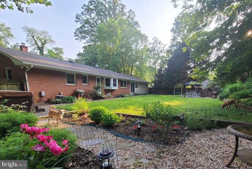 806 Chestnut Tree Dr