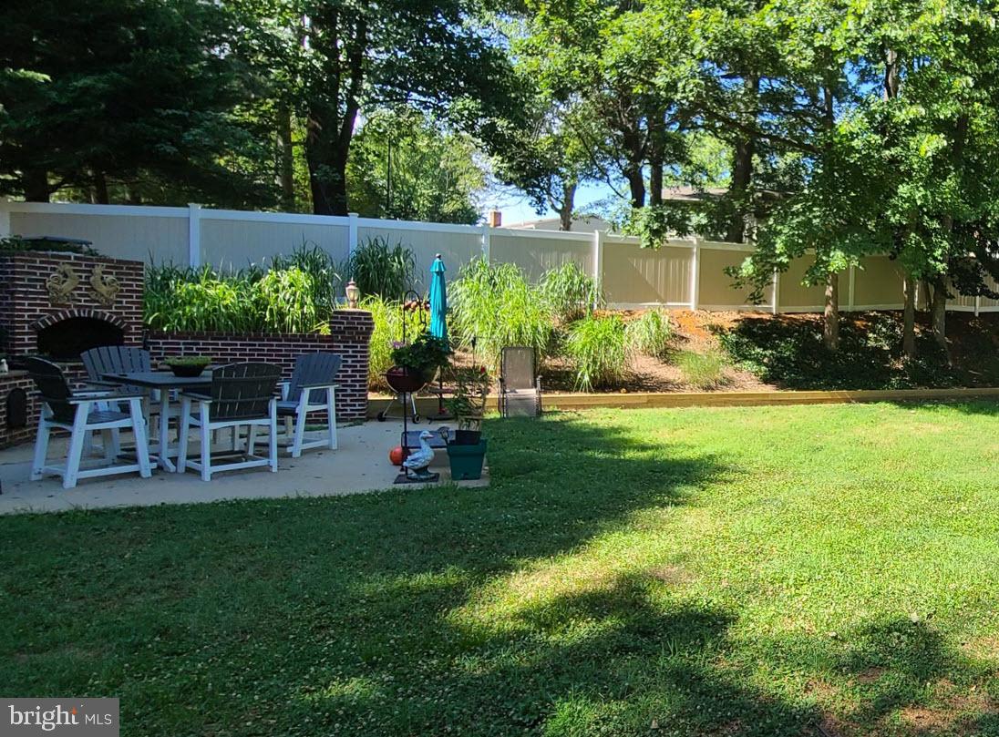 806 Chestnut Tree Dr