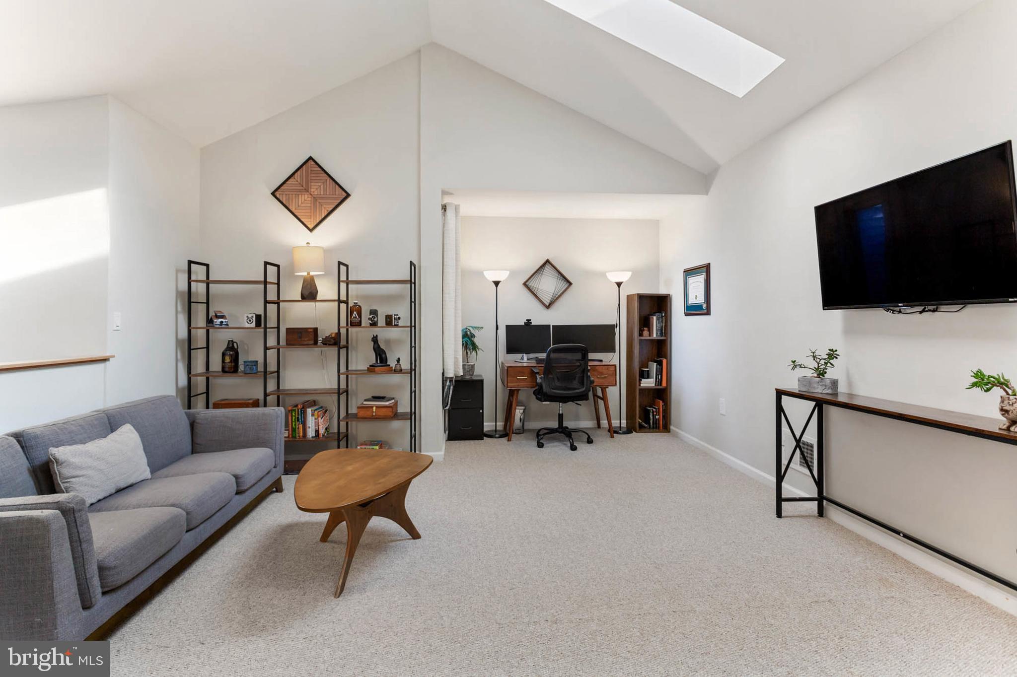 1136 Lake Heron Dr #3b