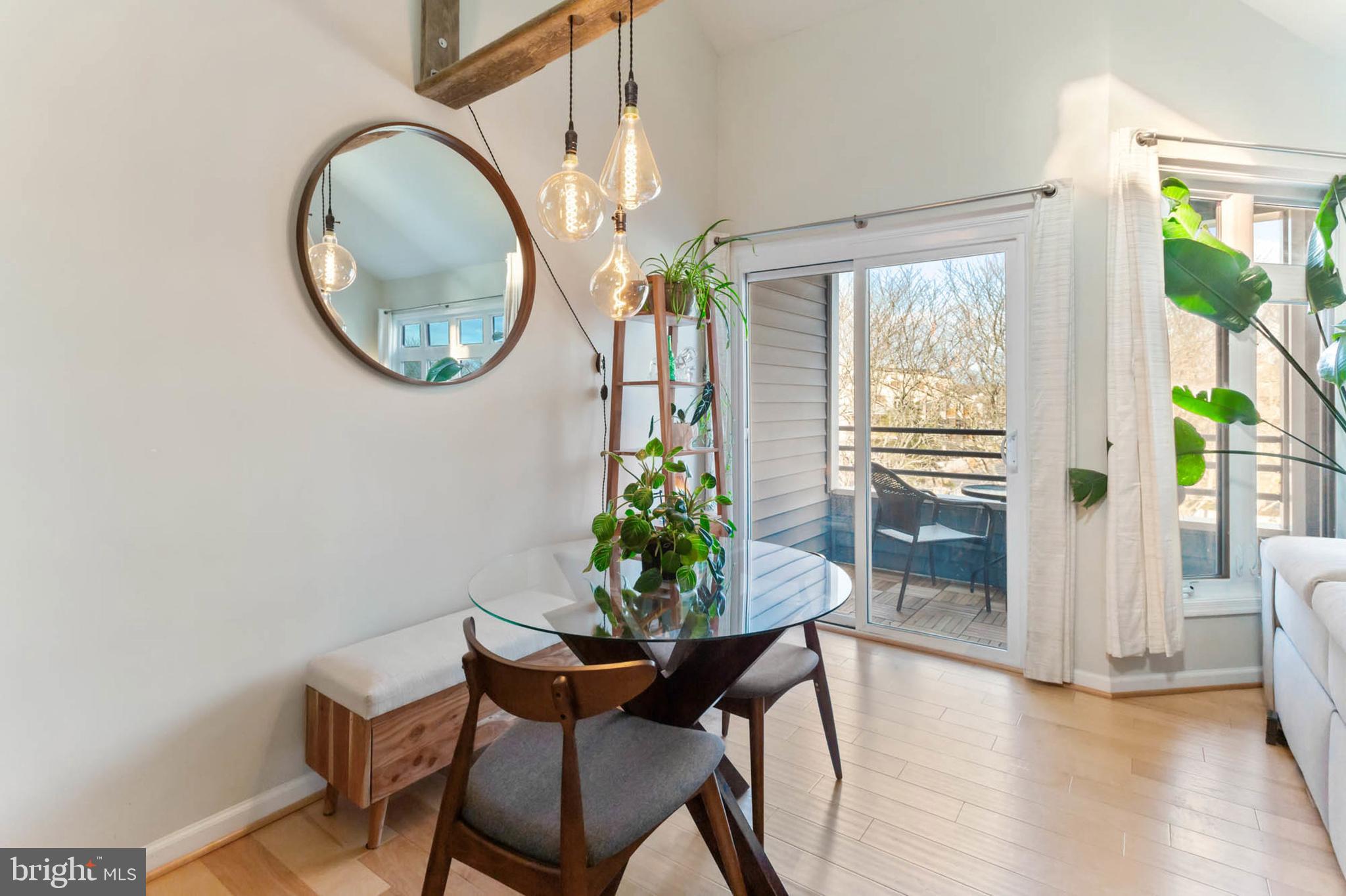 1136 Lake Heron Dr #3b