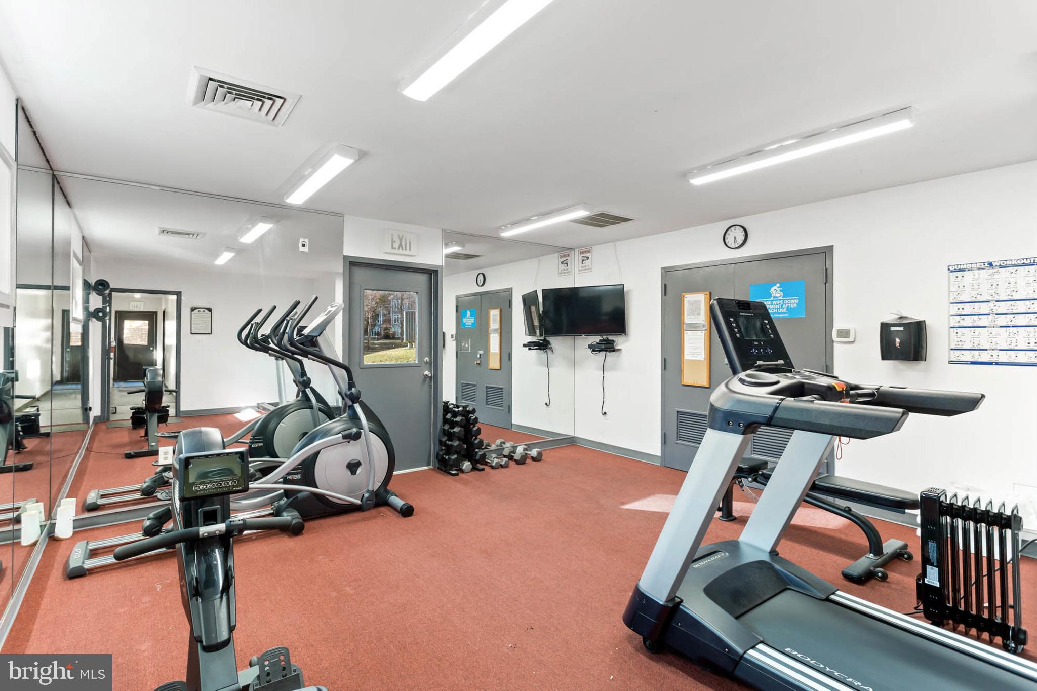 1136 Lake Heron Dr #3b