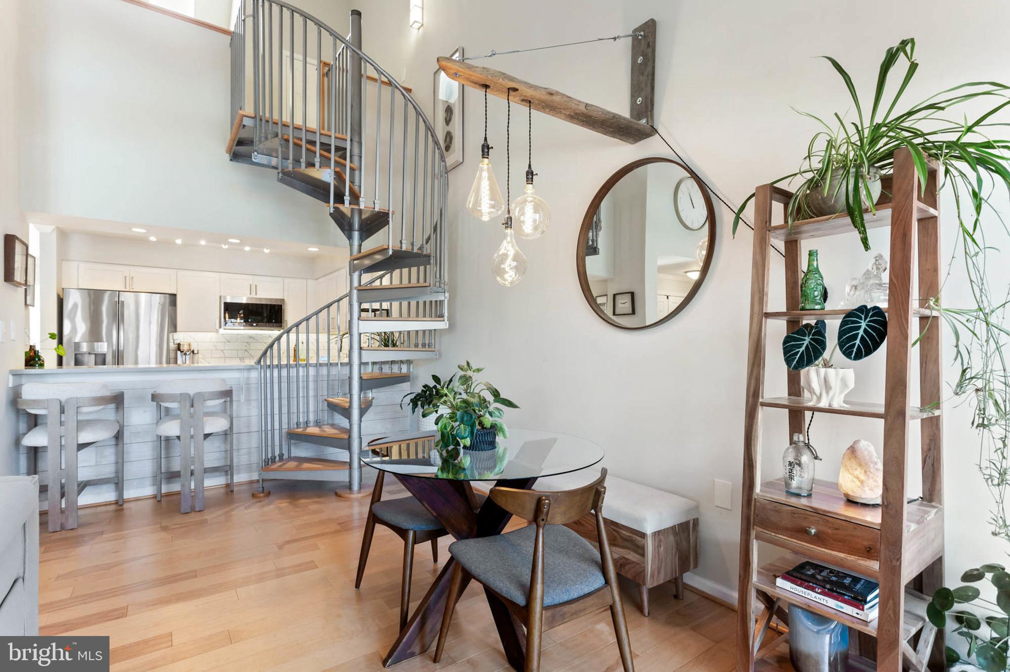 1136 Lake Heron Dr #3b