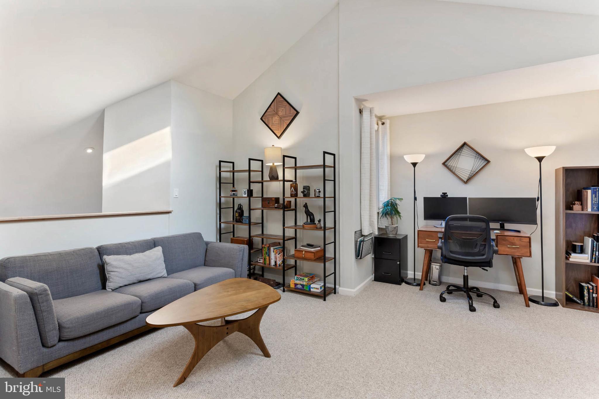 1136 Lake Heron Dr #3b