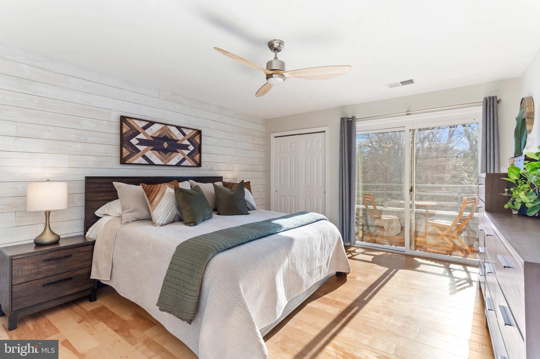 1136 Lake Heron Dr #3b