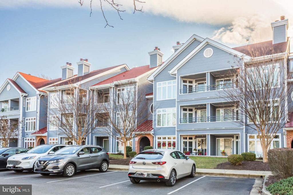 1136 Lake Heron Dr #3b