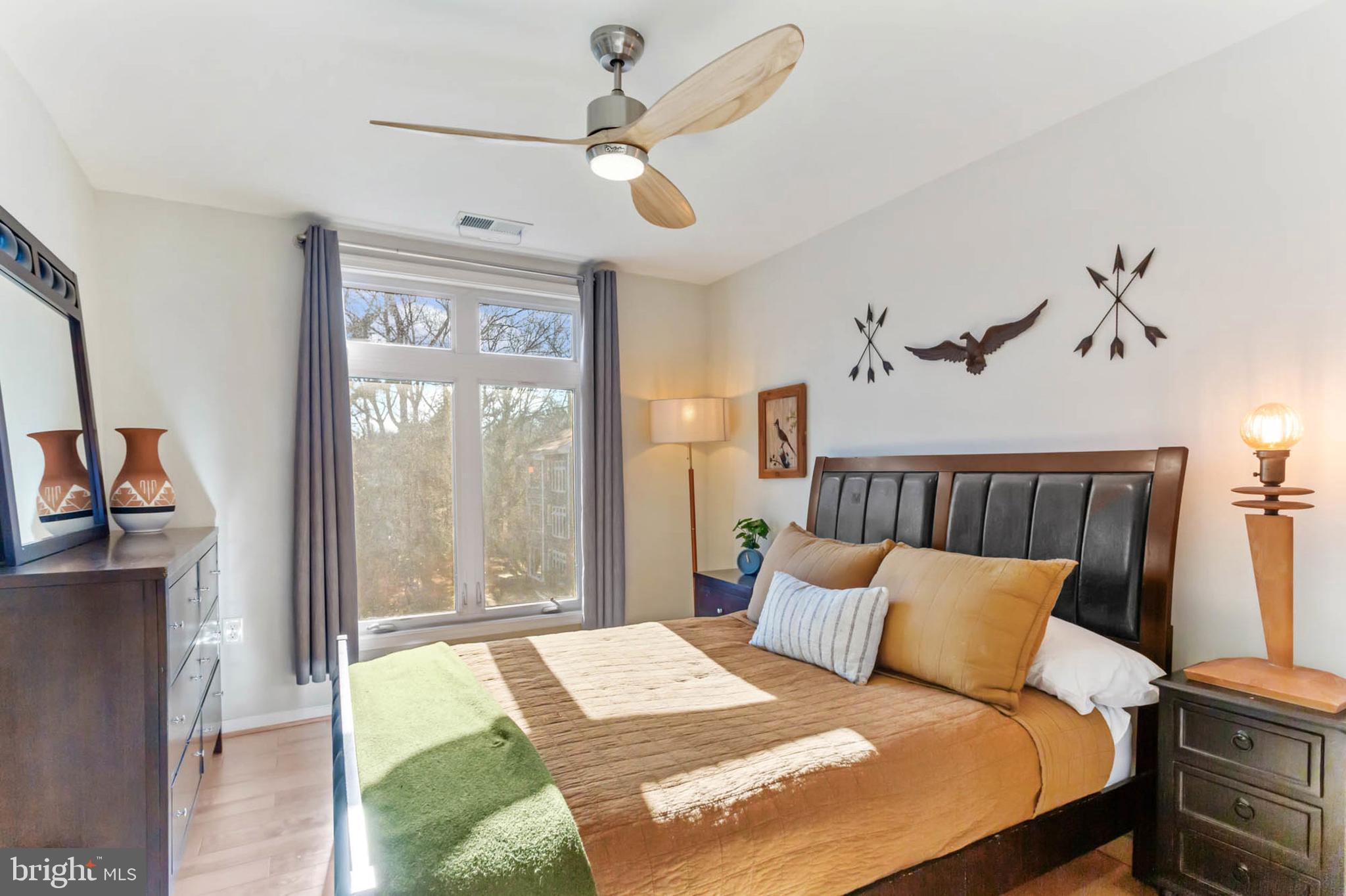 1136 Lake Heron Dr #3b