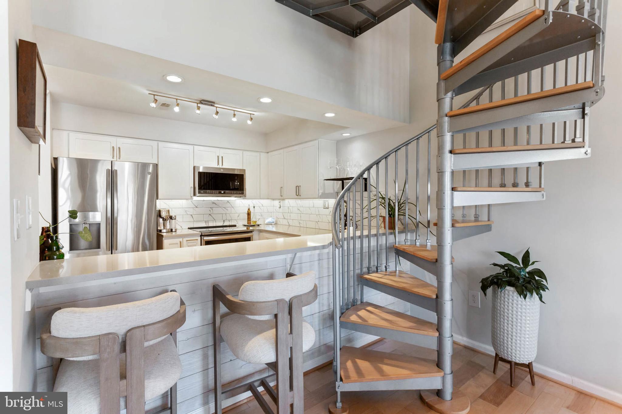 1136 Lake Heron Dr #3b