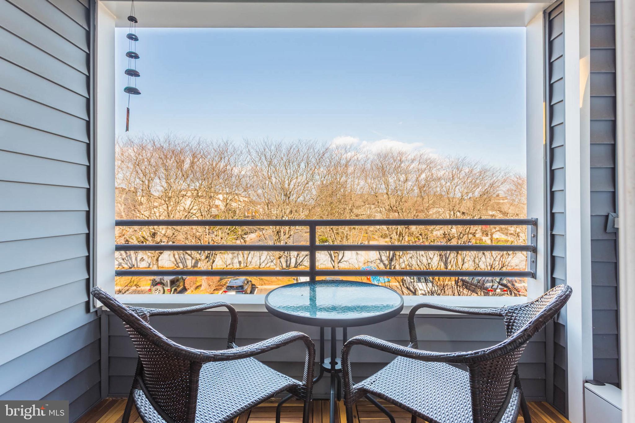 1136 Lake Heron Dr #3b