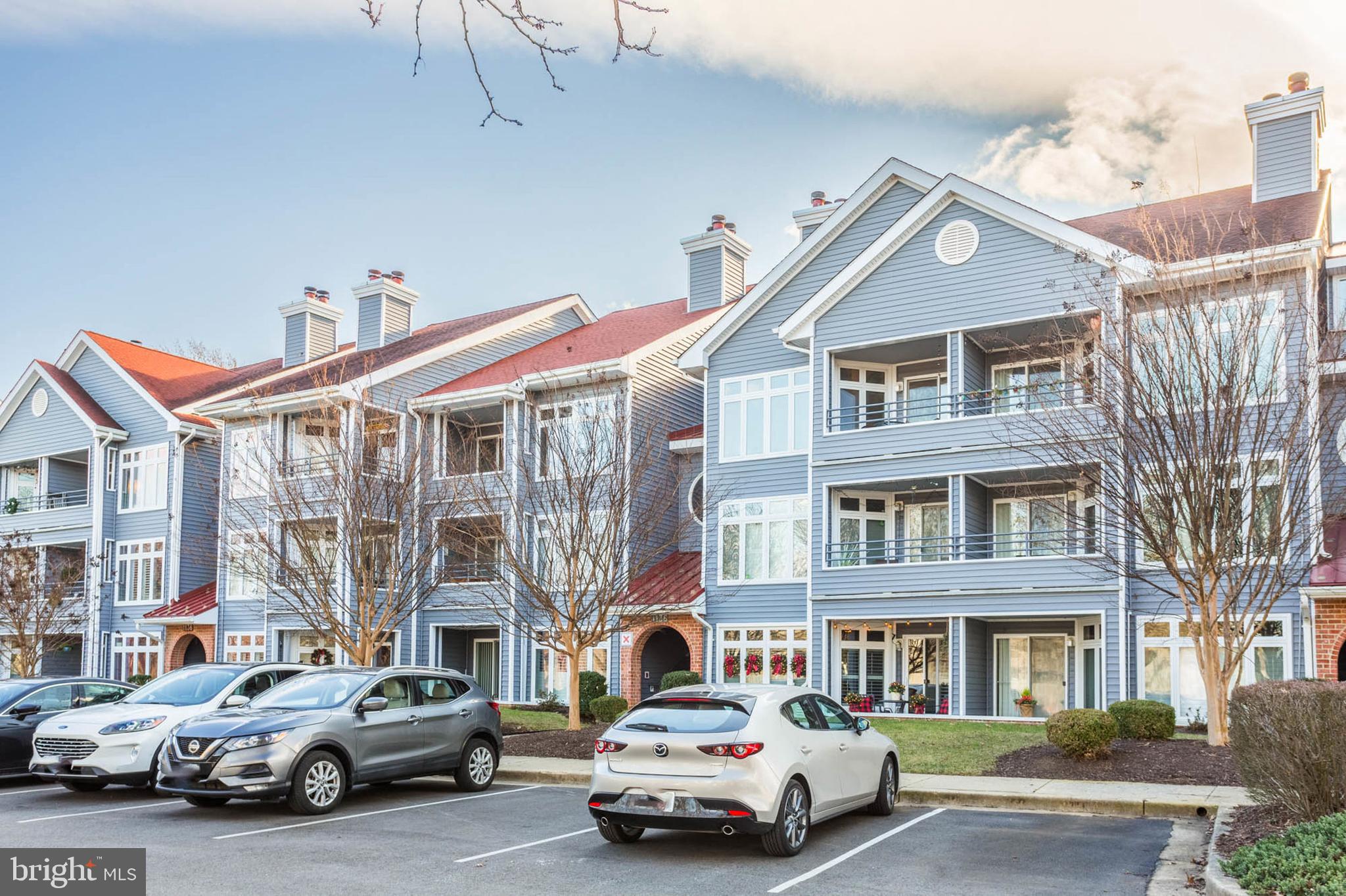 1136 Lake Heron Dr #3b