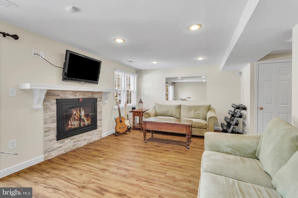 718 Carlisle Dr