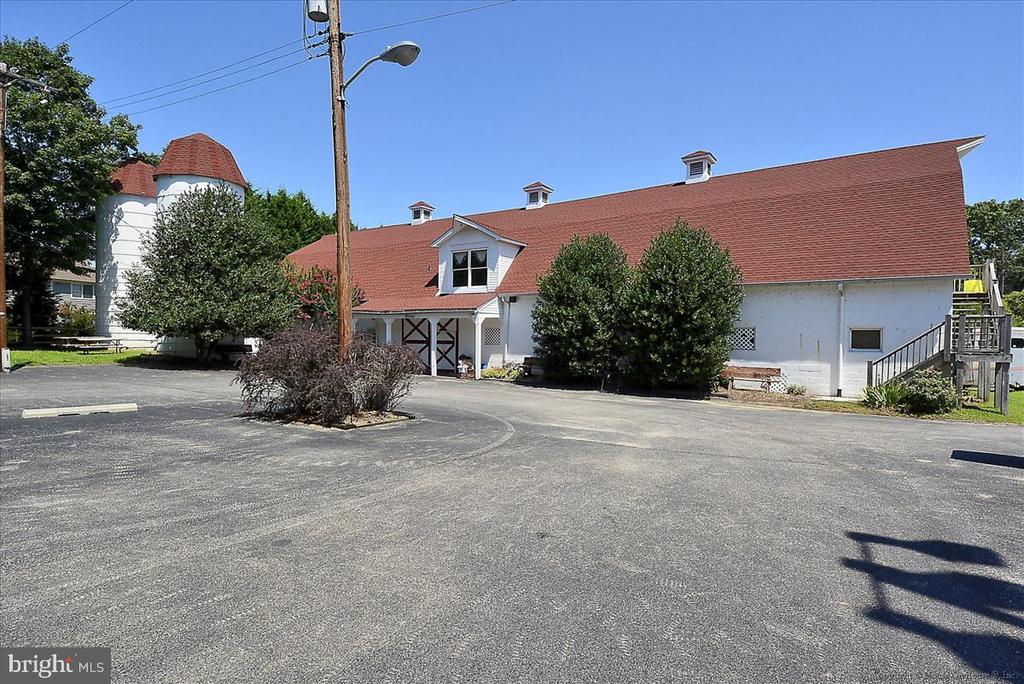 718 Carlisle Dr