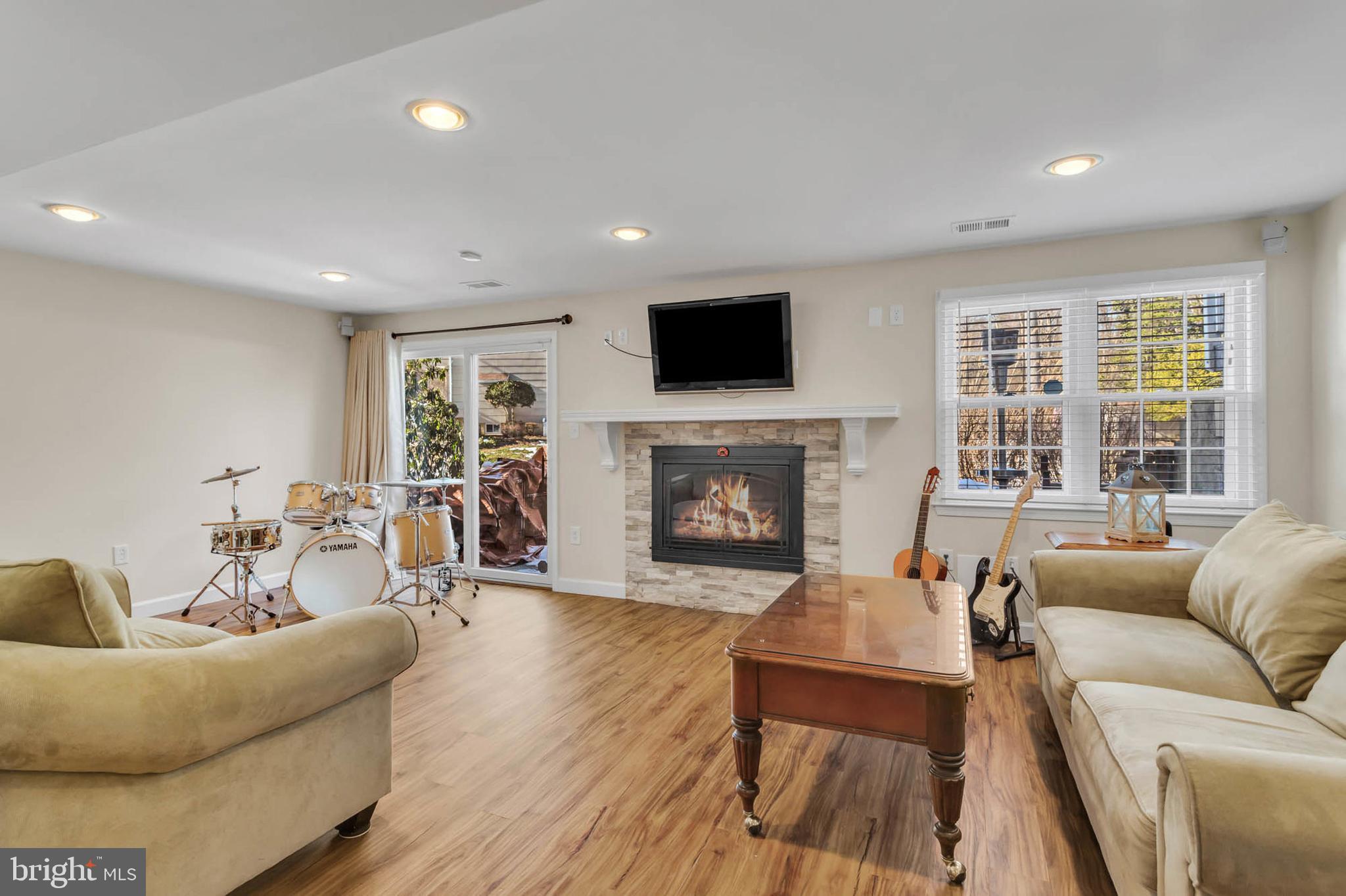 718 Carlisle Dr