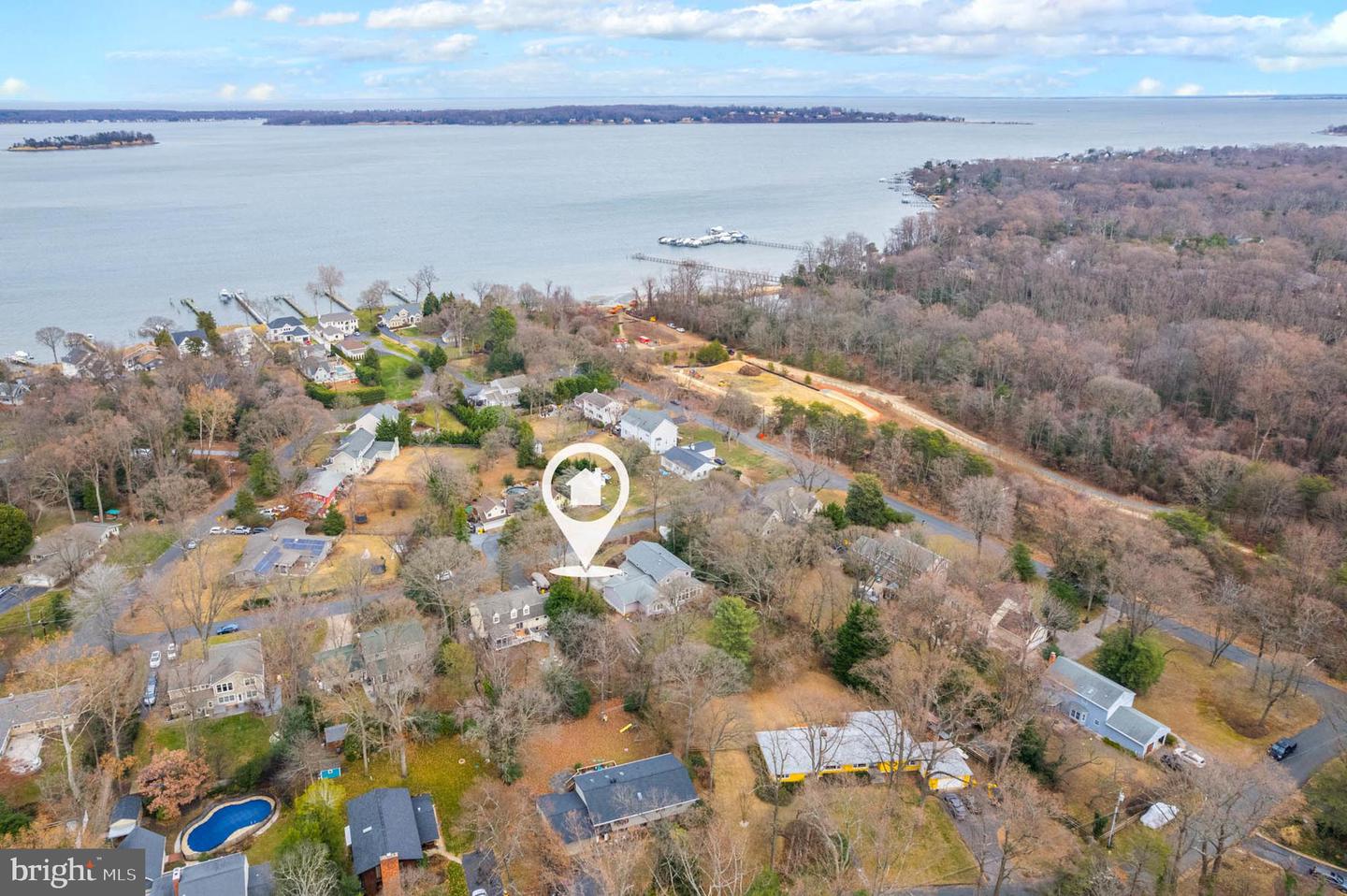 898 Laurel Way