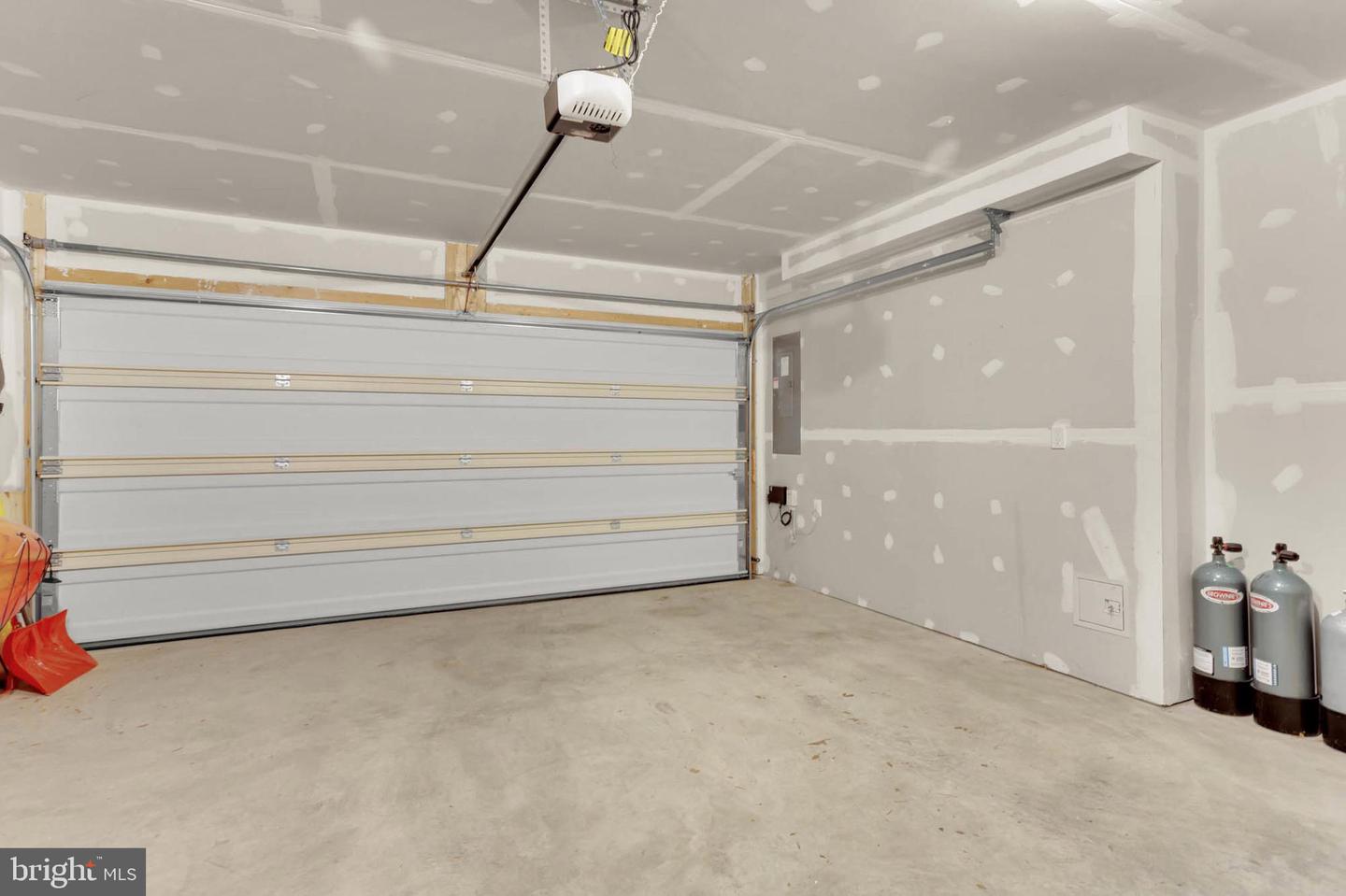 2660 Sequoia Ln