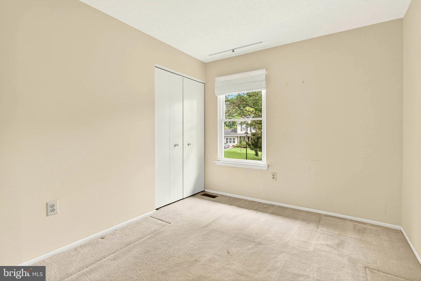 1184 Neptune Pl