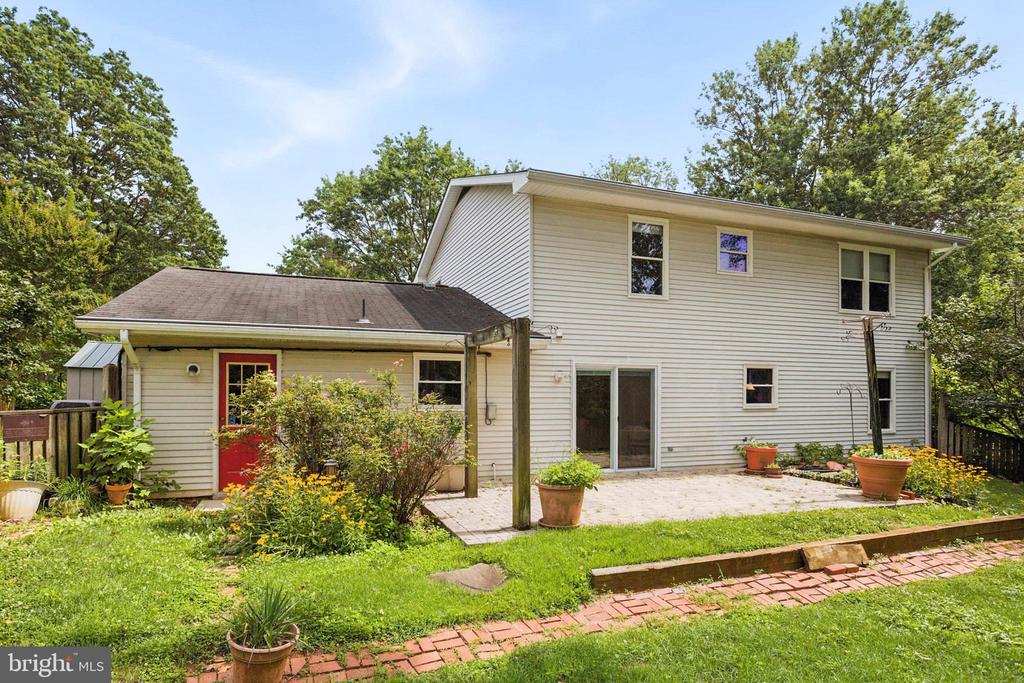 1184 Neptune Pl