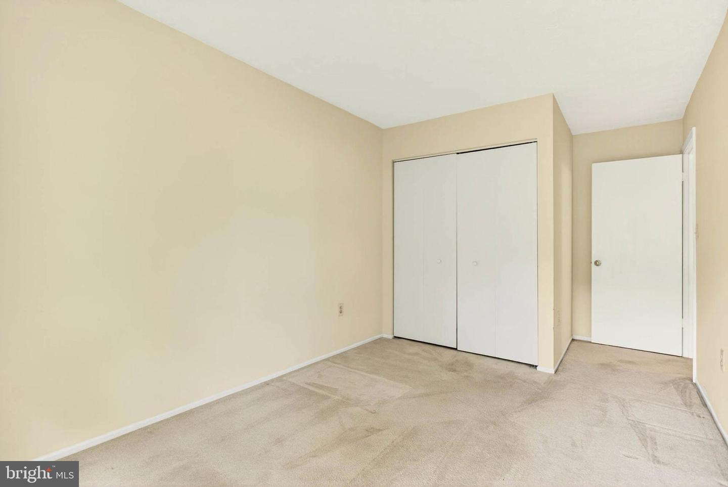 1184 Neptune Pl