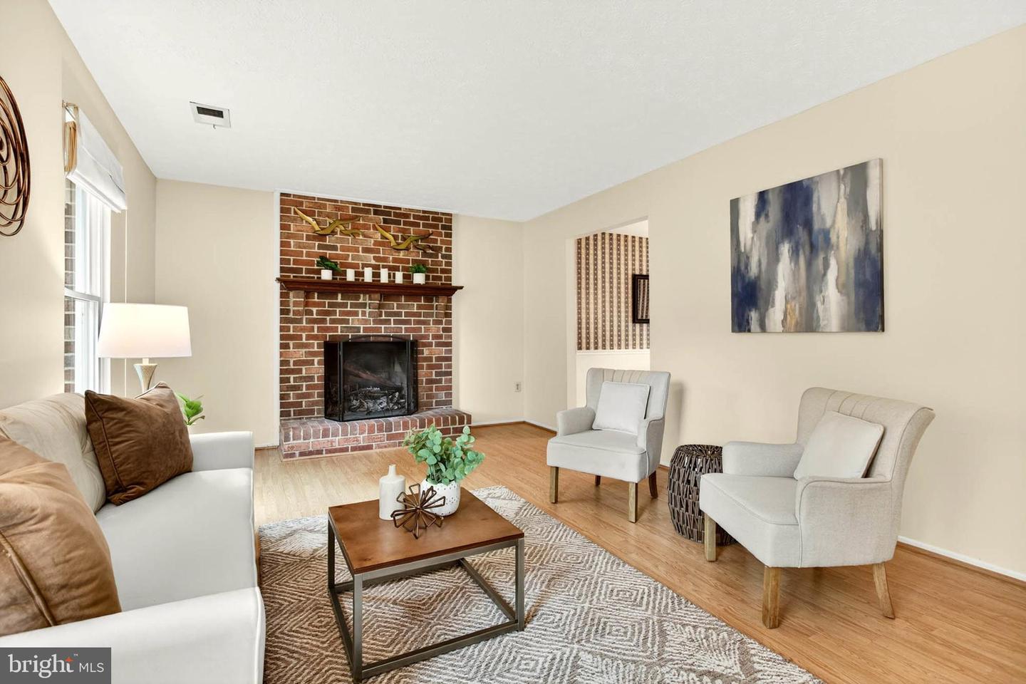 1184 Neptune Pl