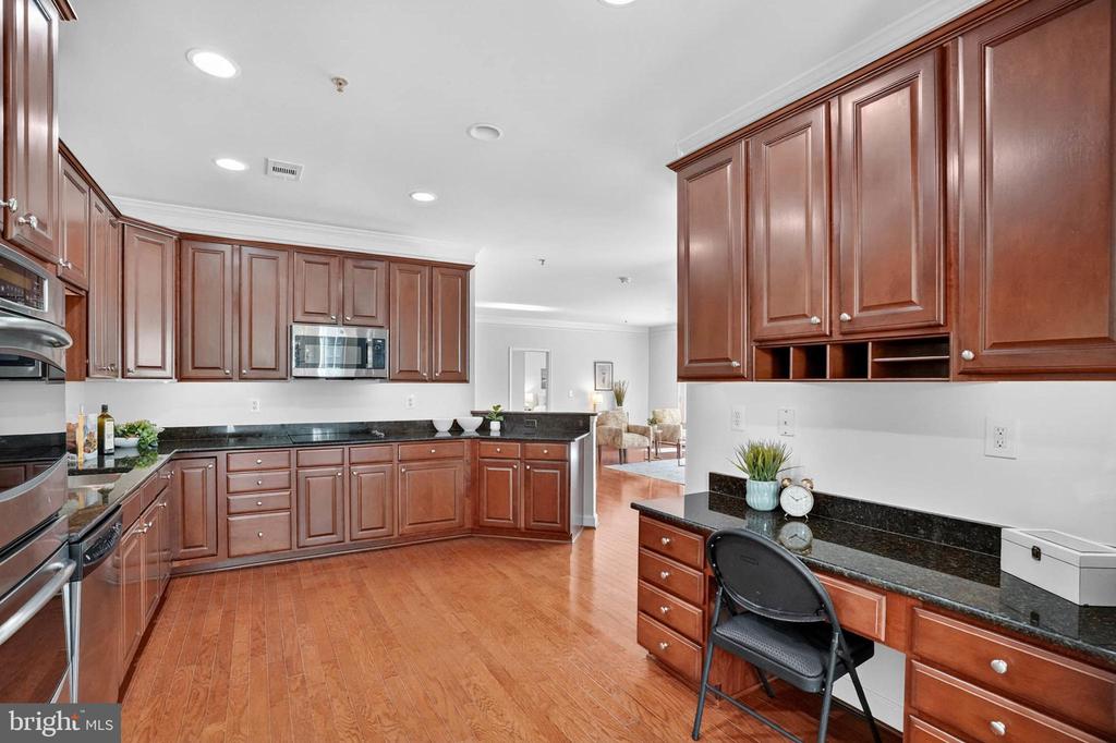 901 NOAH WINFIELD TERRACE 102
