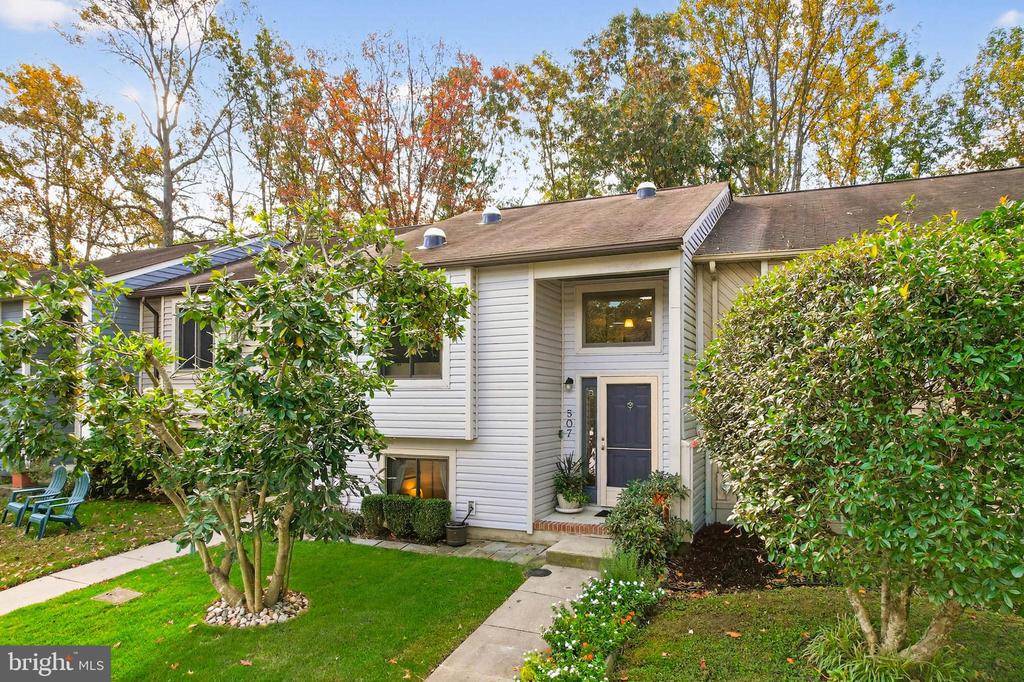 507 GREENBLADES COURT