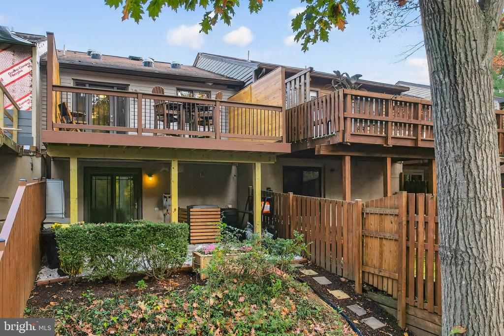 507 GREENBLADES COURT