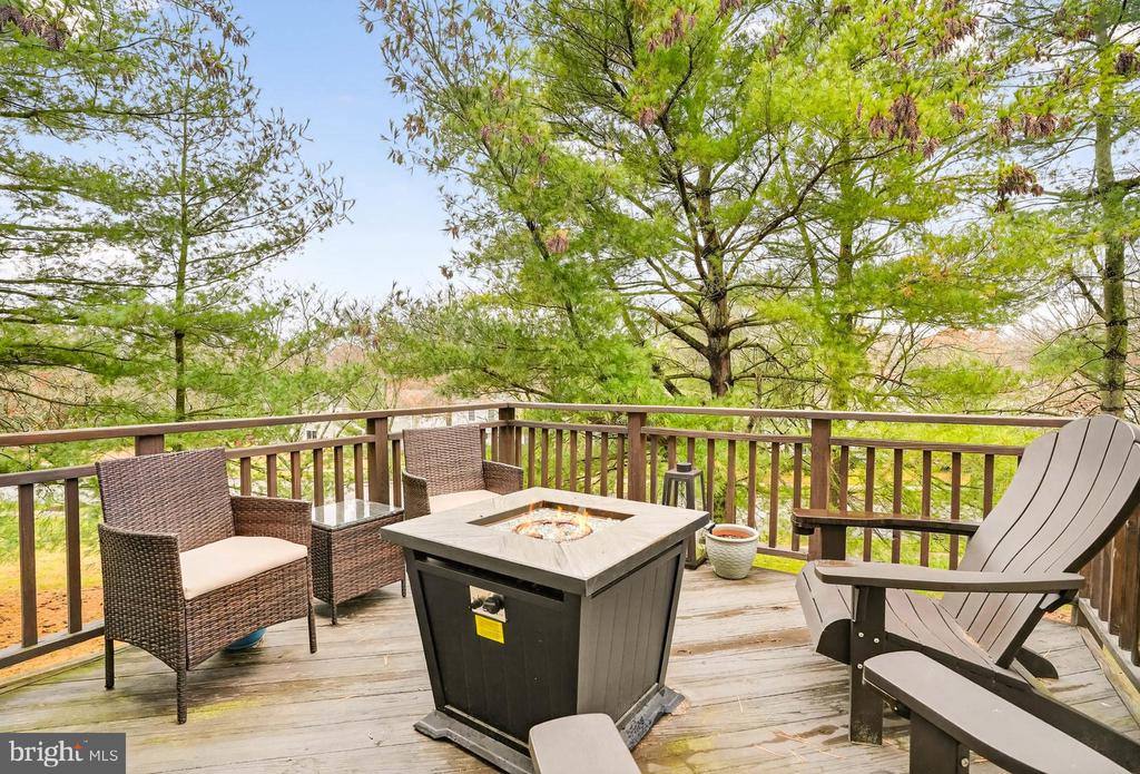 1246 QUAKER RIDGE DRIVE 89