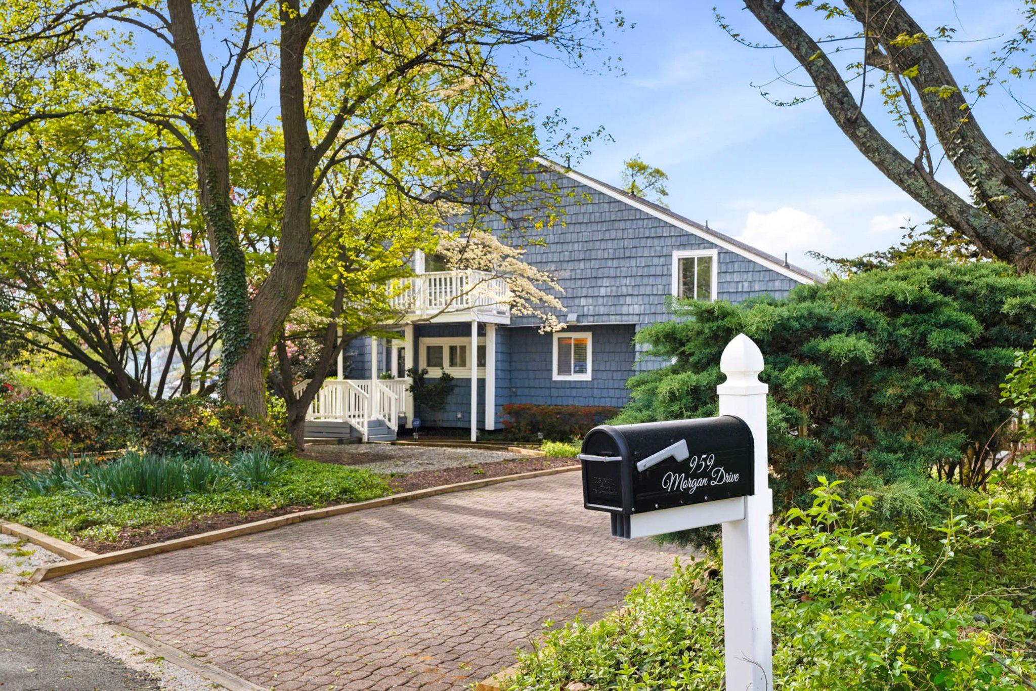 959 MORGAN DRIVE