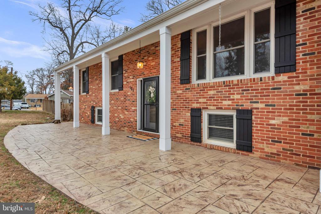 151 LONG POINT COURT