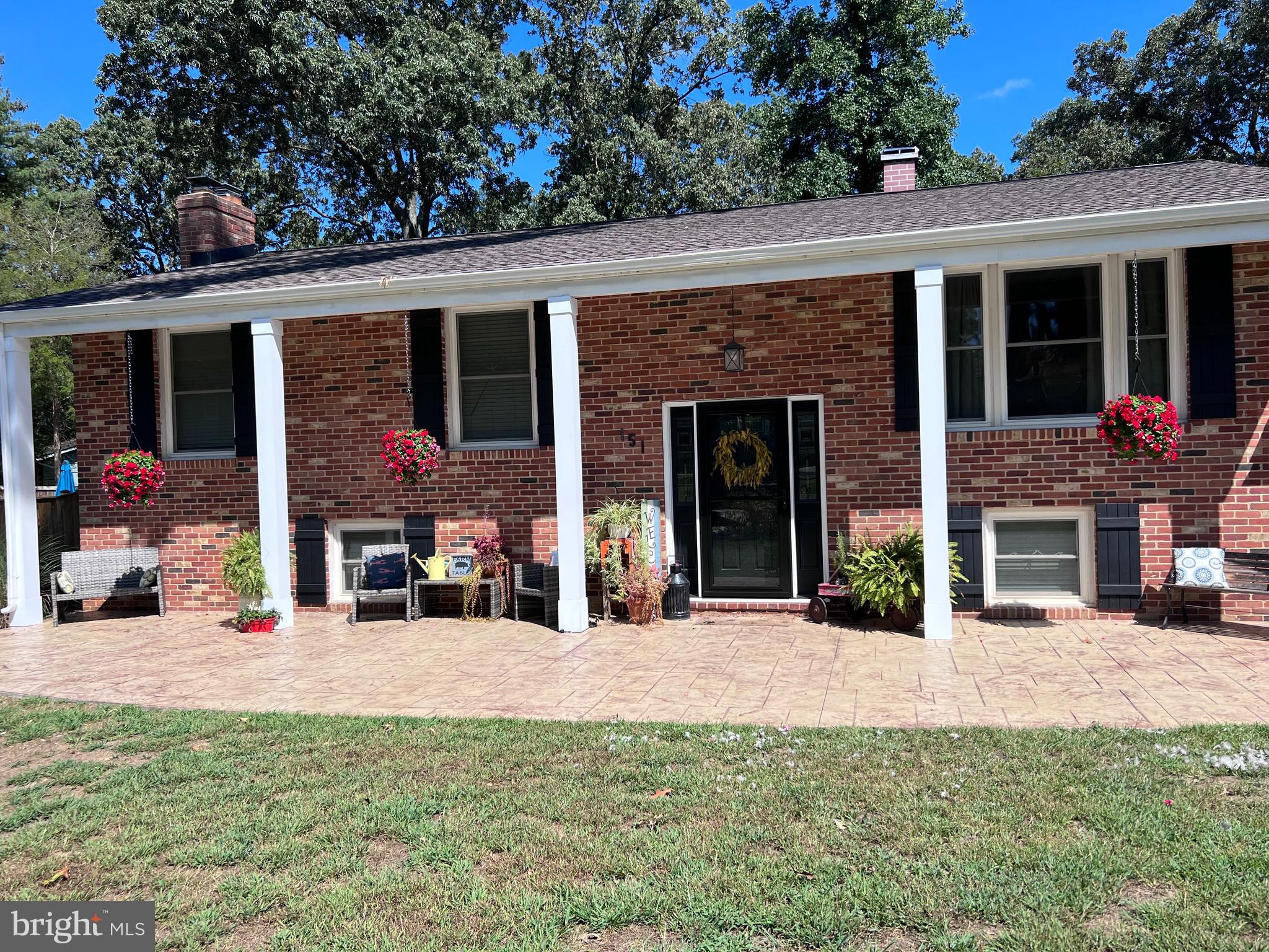 151 LONG POINT COURT