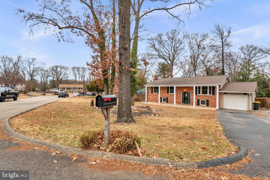 151 LONG POINT COURT