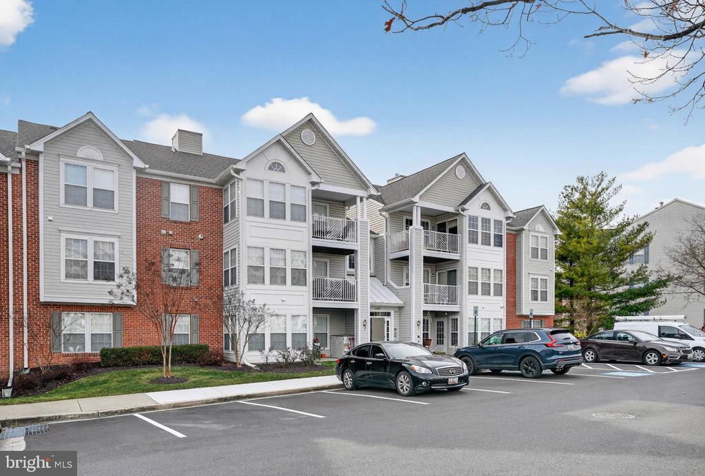 2443 BLUE SPRING COURT 302
