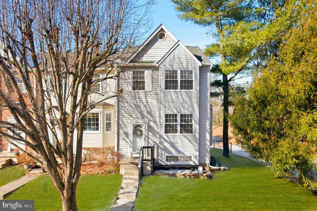 7800 TITAN COURT