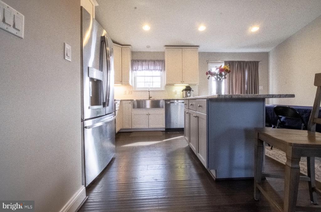 371 FRESHFIELD LANE