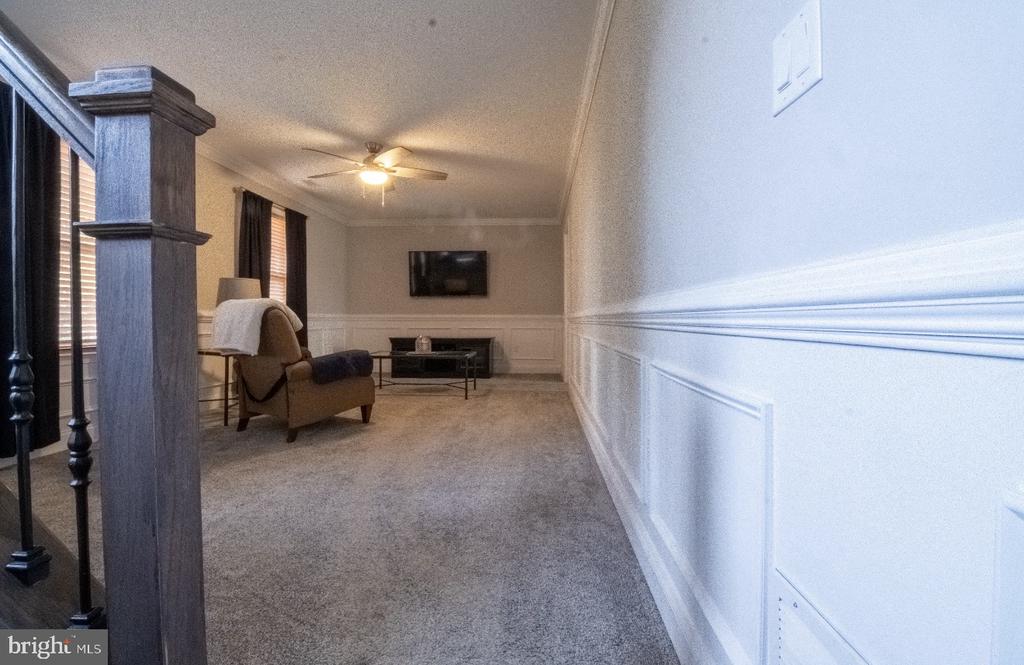 371 FRESHFIELD LANE
