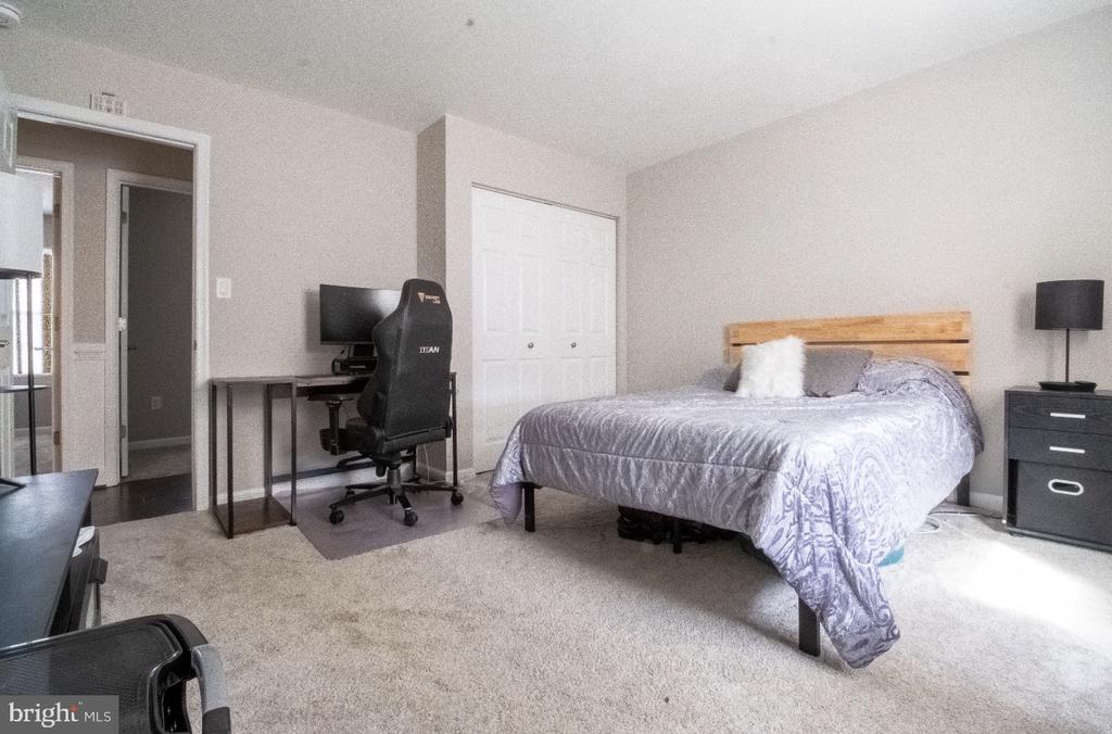 371 FRESHFIELD LANE