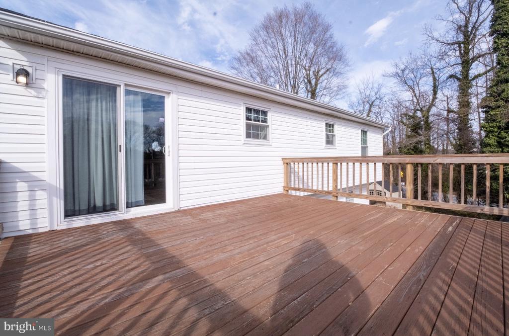 371 FRESHFIELD LANE